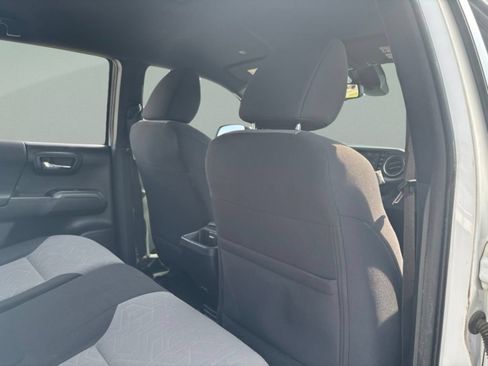 Used 2020 Toyota Tacoma TRD Sport AWD/4WD image 25