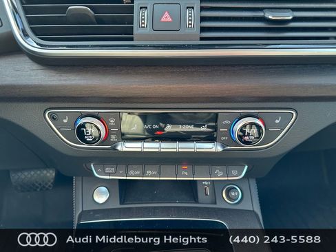 Used 2024 Audi Q5 2.0T Premium Plus w/ Premium Plus Package AWD/4WD image 25
