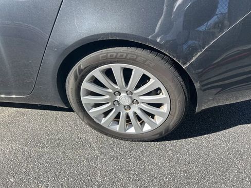 Used 2011 Buick Regal CXL image 6