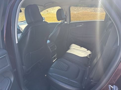 Used 2023 Ford Edge Titanium image 11