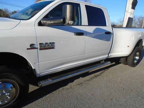 Used 2017 RAM 3500 Tradesman w/ Chrome Appearance Group image 9