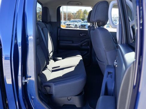 Used 2023 Nissan Frontier SV w/ SV Convenience Package image 10