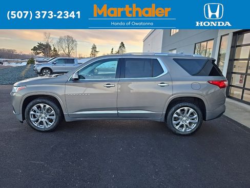 Used 2018 Chevrolet Traverse Premier image 2