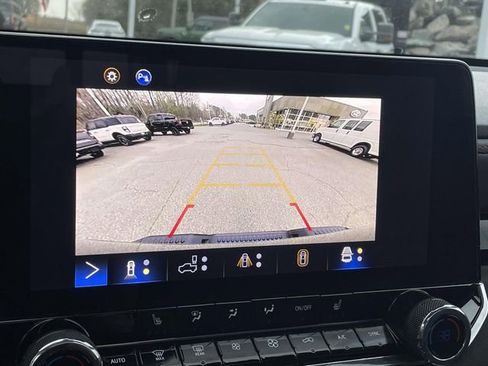 Used 2023 Chevrolet Colorado Z71 w/ Z71 Convenience Package 2 image 27