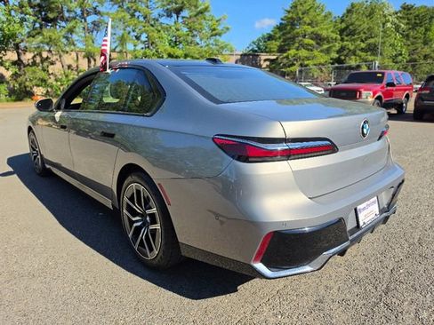 Used 2023 BMW 740i RWD image 3