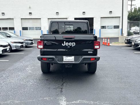 Used 2022 Jeep Gladiator Overland w/ Popular Equipment Package AWD/4WD image 22