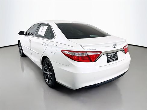 Used 2017 Toyota Camry XSE image 5