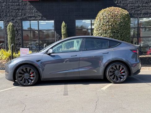 Used 2022 Tesla Model Y Performance image 9