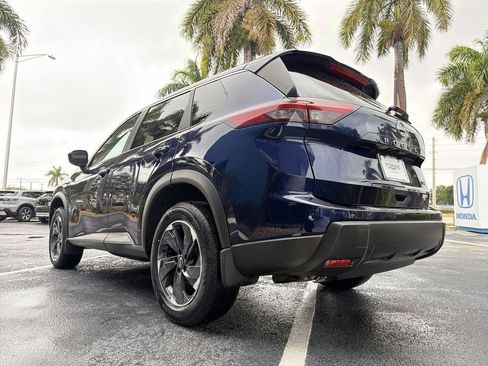 Used 2024 Nissan Rogue SV FWD image 19