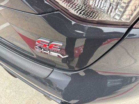 Used 2025 Toyota Corolla SE image 4