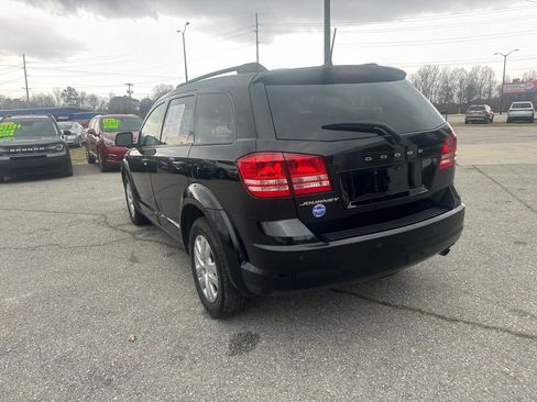 Used 2020 Dodge Journey SE w/ SE Popular Equipment Group image 3