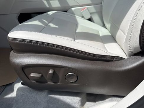 Used 2025 GMC Acadia Denali FWD image 11