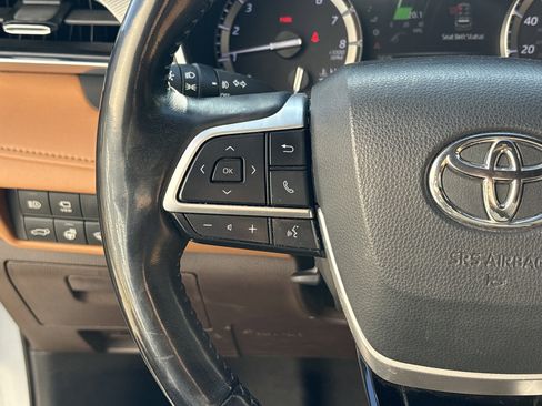 Used 2022 Toyota Highlander Platinum image 18