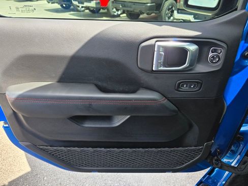 Used 2024 Jeep Wrangler Unlimited Rubicon image 24