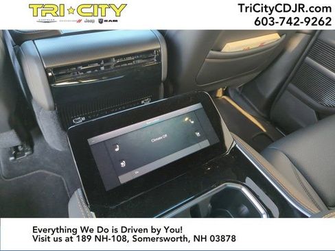 Used 2023 Jeep Grand Wagoneer Series III w/ Quick Order Packagew 28T image 30