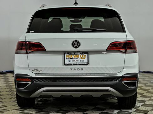 Certified 2023 Volkswagen Taos SE w/ Black Wheel Package FWD image 7