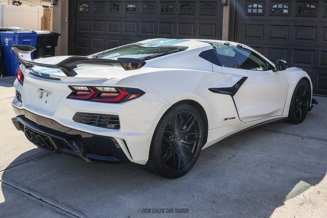 Used 2025 Chevrolet Corvette Z06 w/ Z07 Performance Package RWD image 7