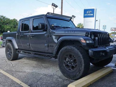 Used 2023 Jeep Gladiator Sport AWD/4WD image 2