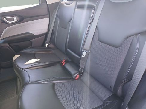 Used 2022 Jeep Compass Latitude w/ Convenience Group image 21