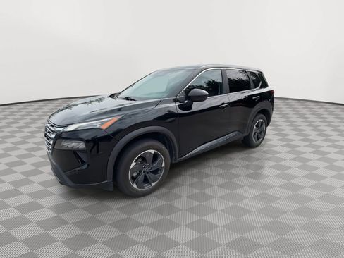 Used 2024 Nissan Rogue SV AWD/4WD image 4