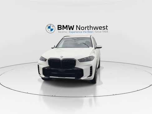New 2026 BMW X5 xDrive40i w/ M Sport Package AWD/4WD image 8