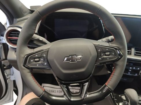 New 2025 Chevrolet Trax RS w/ Sunroof Package image 12