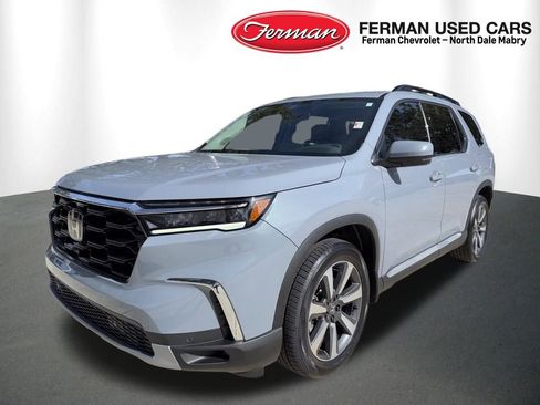 Used 2023 Honda Pilot Touring image 4