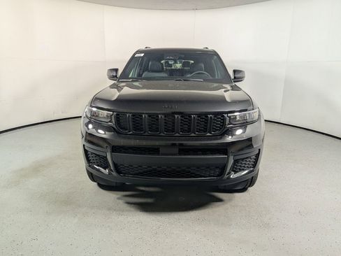 New 2025 Jeep Grand Cherokee L Altitude RWD image 2