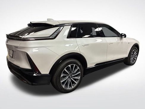 Used 2024 Cadillac Lyriq Sport RWD image 5