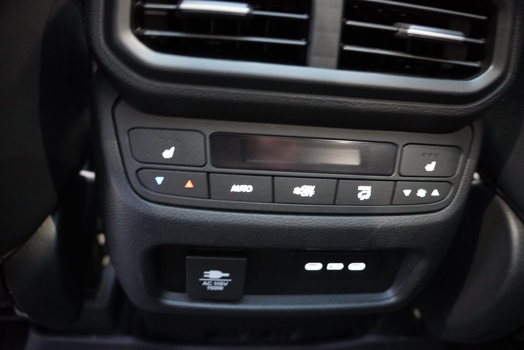 Used 2025 Honda Pilot Black Edition image 20