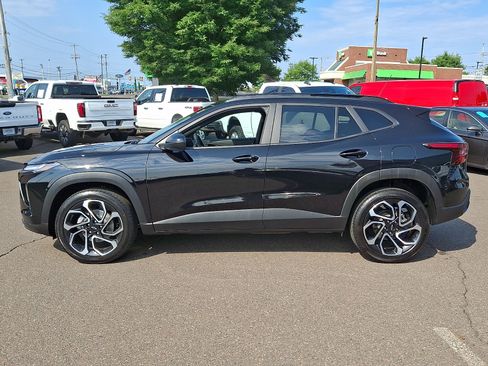 Used 2025 Chevrolet Trax RS w/ Driver Confidence Package FWD image 7