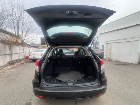 Used 2020 Honda HR-V LX image 9