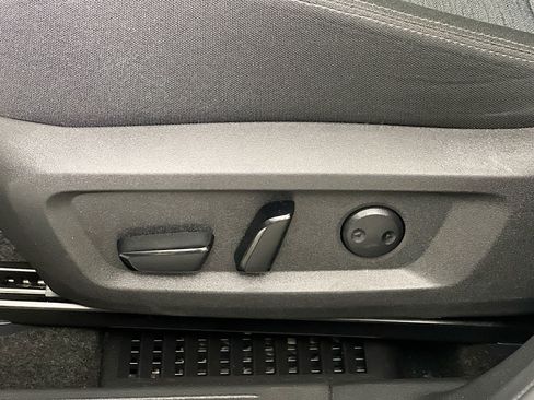 Used 2023 Nissan Rogue SV FWD image 15