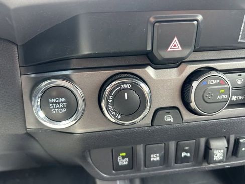 Used 2022 Toyota Tacoma TRD Sport w/ Technology Package AWD/4WD image 16