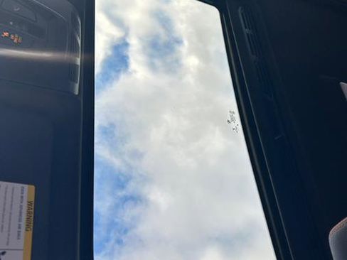 Used 2017 BMW 330i xDrive Sedan image 23