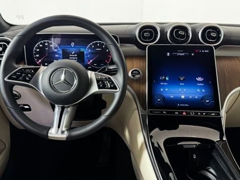 Used 2024 Mercedes-Benz GLC 300 4MATIC image 15