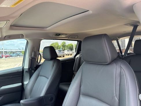 Used 2024 Honda Odyssey EX-L image 6