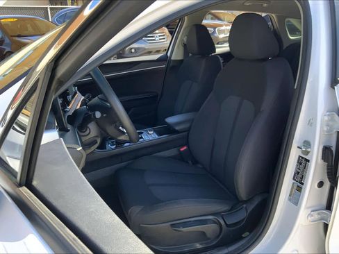 Used 2023 Kia K5 LXS image 8