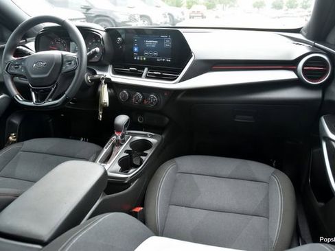 Used 2026 Chevrolet Trax RS w/ Sunroof Package FWD image 16