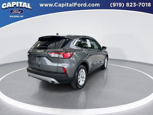 Certified 2022 Ford Escape SE w/ Convenience Package FWD image 8
