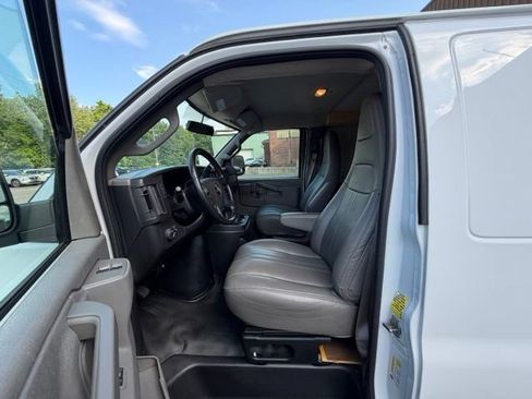 Used 2021 Chevrolet Express 2500 w/ Driver Convenience Package RWD image 9