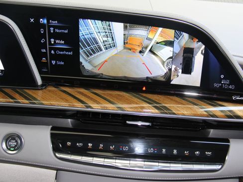 Used 2023 Cadillac Escalade ESV Sport Platinum AWD/4WD image 26