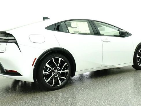 New 2026 Toyota Prius Plug-In Hybrid FWD image 25