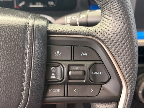 Used 2025 Toyota Tacoma TRD Off-Road AWD/4WD image 27