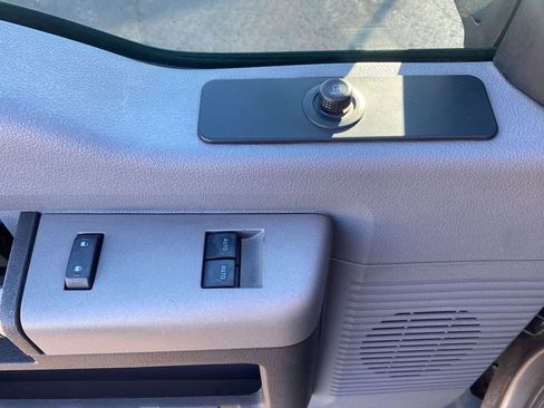 Used 2014 Ford F250 XLT w/ Snow Plow Prep Package image 13