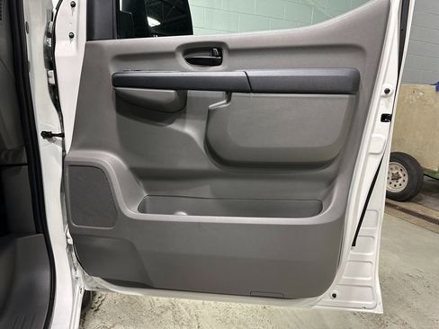 Used 2021 Nissan NV 2500 S image 11