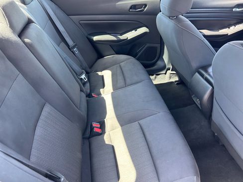 Used 2024 Nissan Altima 2.5 SV FWD image 13