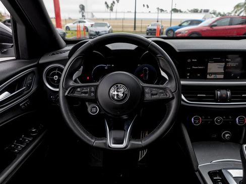 Used 2024 Alfa Romeo Stelvio Veloce image 31