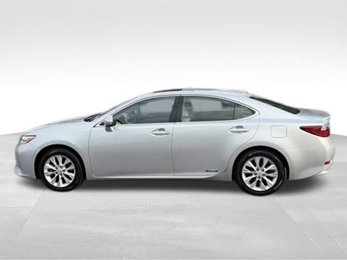 Used 2013 Lexus ES 300h w/ Luxury Pkg FWD image 37