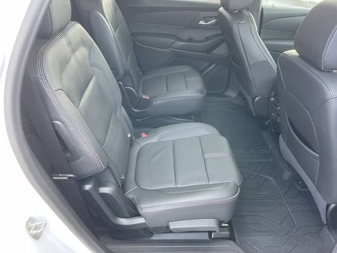Used 2023 Chevrolet Traverse RS w/ LPO, Floor Liner Package image 32